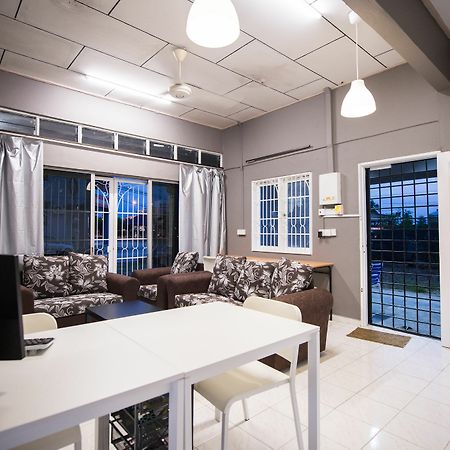 Kemaman Lodge & Cafe Chukai エクステリア 写真