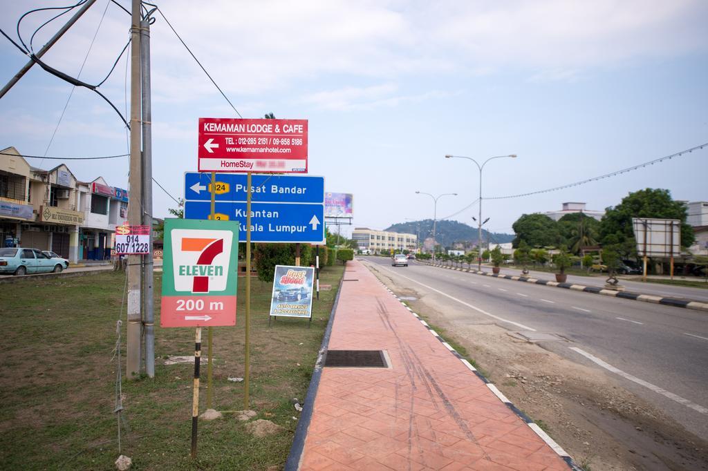Kemaman Lodge & Cafe Chukai エクステリア 写真