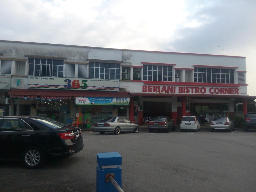 Kemaman Lodge & Cafe Chukai エクステリア 写真